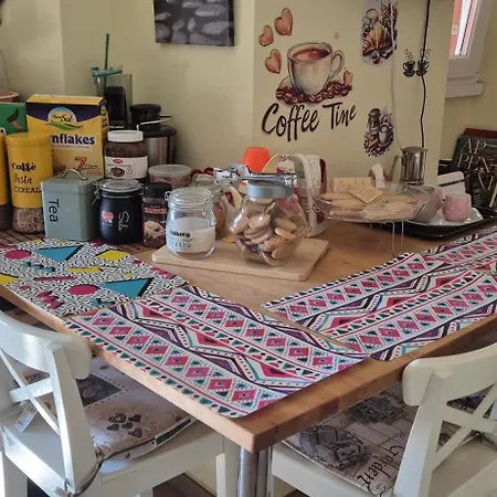 ベッド・アンド・ブレックファスト Lady D 5*